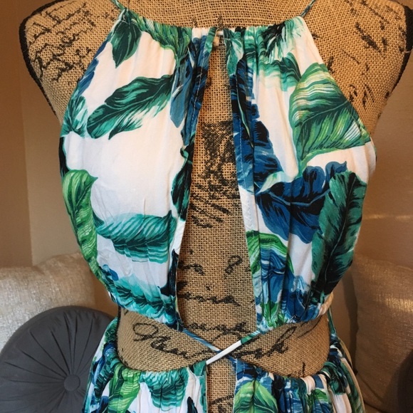 🦋Blue Tropic Maxi Dress🦋 - Picture 4 of 7